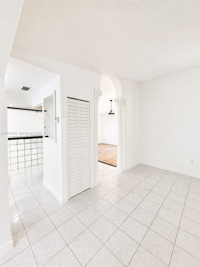 Building Photo - 3011 SW 117th Ave