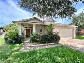 Building Photo - Lovely & Spacious 3/BR 2.5/BA Home in Roun...