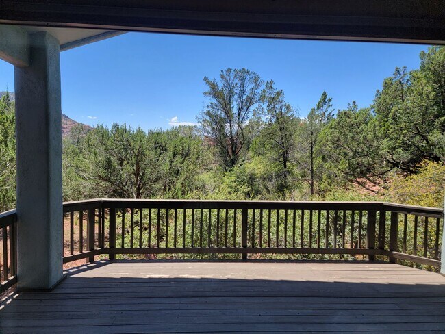 Building Photo - 255 Canyon Dr