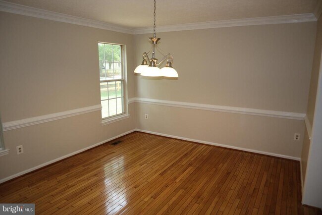 Building Photo - 16 Grantchester Pl