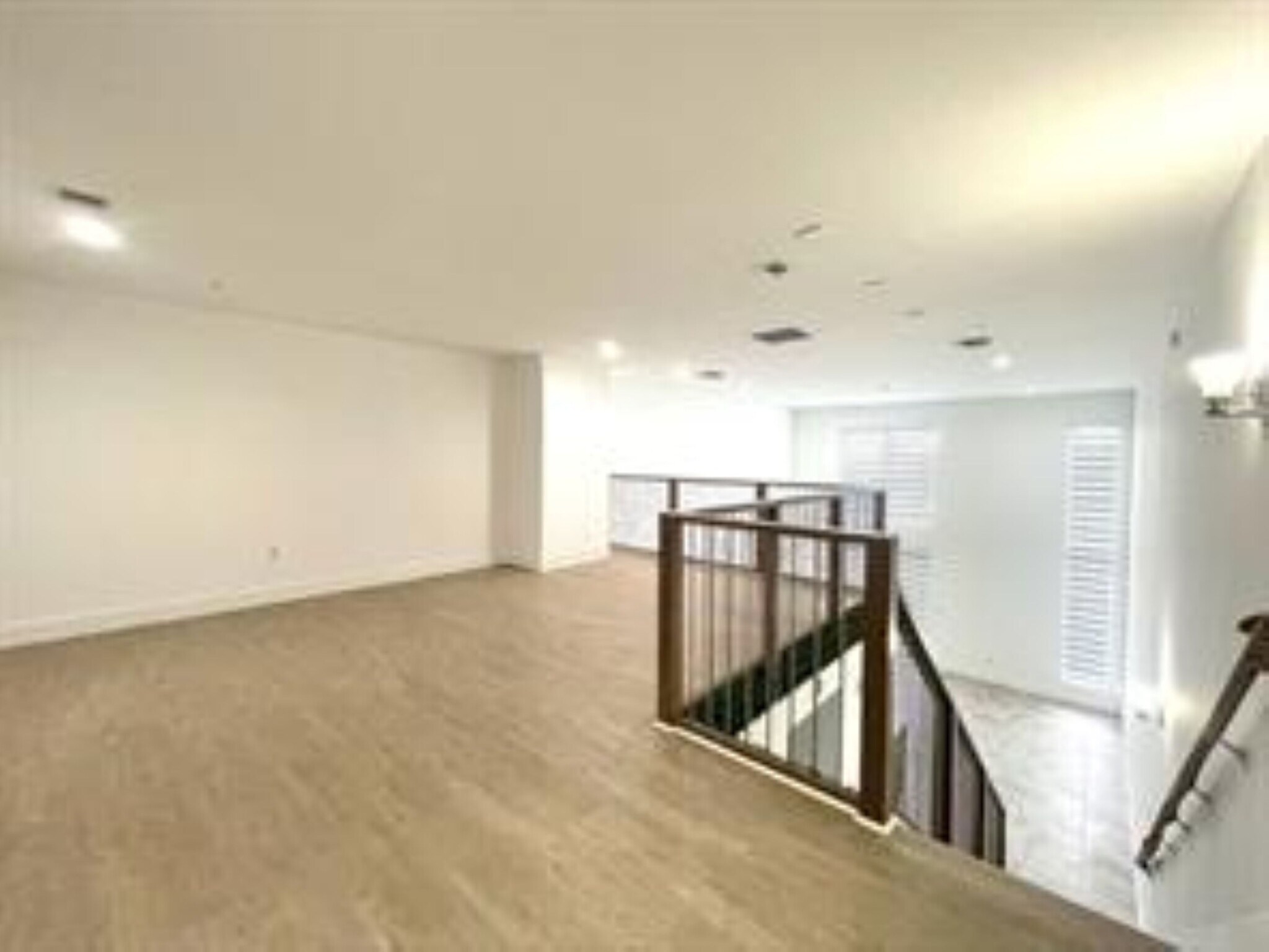 Building Photo - 3455 NE 5th Ave