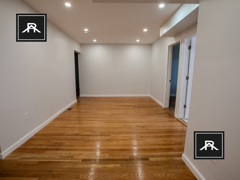 Building Photo - 48 Greycliff Rd