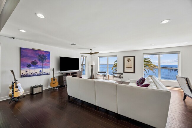 Building Photo - 14030 Mandarin Oaks Ln