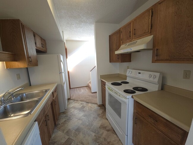 Building Photo - 2244 Goss Cir E