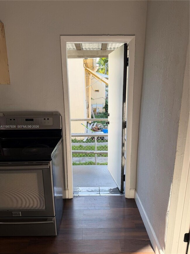 Building Photo - 217 E 48th St