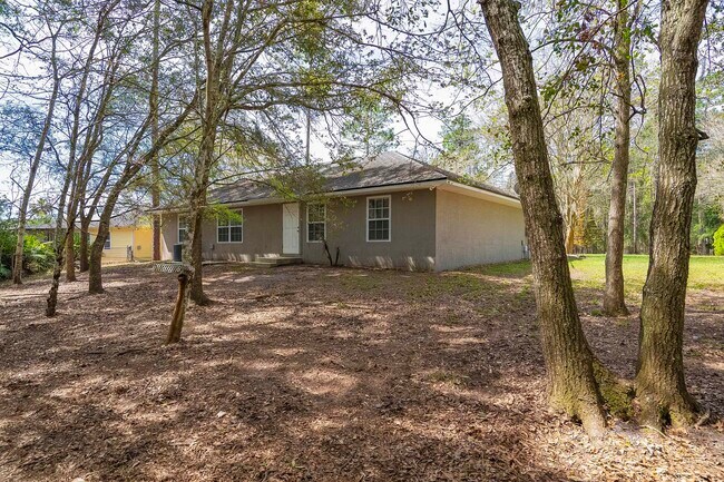 Building Photo - 4040 Red Pine Ln