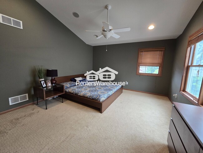 Building Photo - 15420 Plumstone Dr