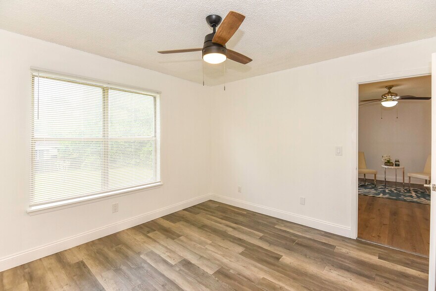 Building Photo - 1600 Big Tree Rd