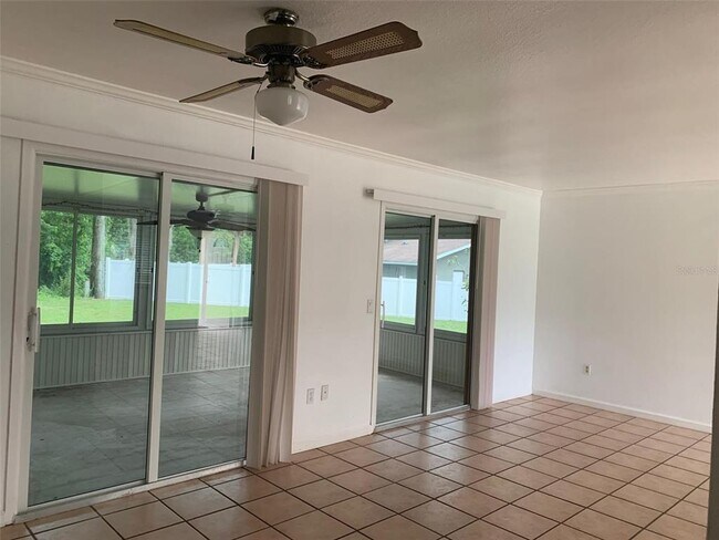 Building Photo - 18356 Robinson Ave