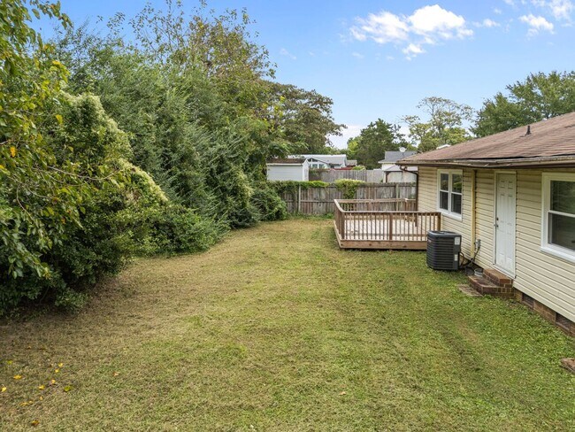 Building Photo - Fantastic 3 Bedroom Ranch home in SE Ralei...