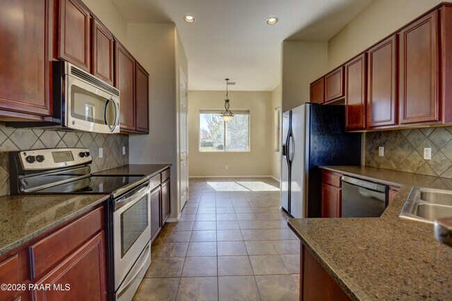 Building Photo - 6496 E Brombil St