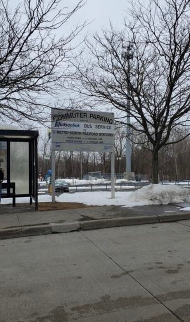 Building Photo - 175 N Main St