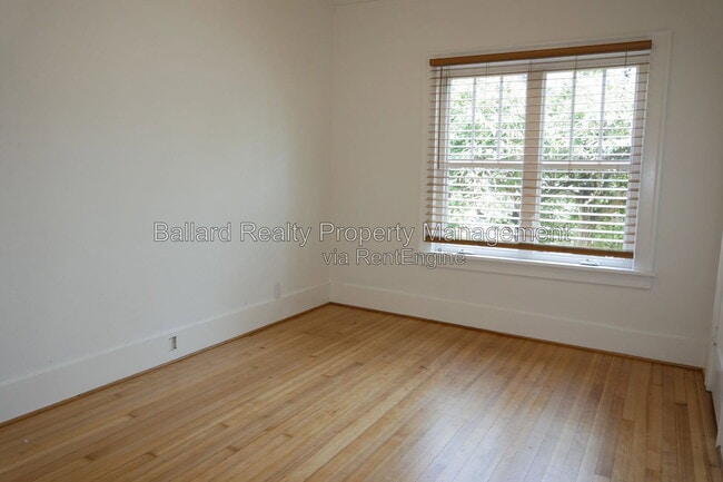 Building Photo - 6737 27th Ave NW