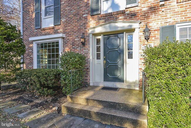 Building Photo - 10121 Donegal Ct