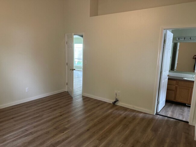 Building Photo - 3412 Manchester Dr