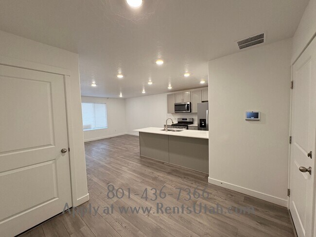 Building Photo - Canvasback