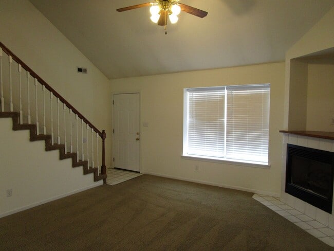 Building Photo - 5004-5006-5006 Betty Jean Way