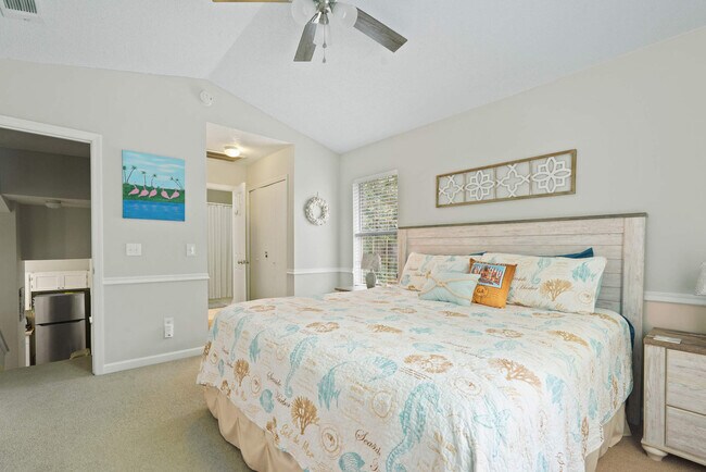 Building Photo - 529 Pointe S Dr