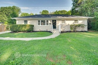 Building Photo - 909 Friendly Pl