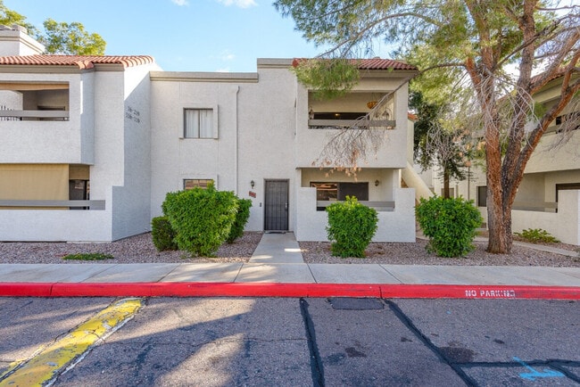 Building Photo - 2959 N 68th Pl