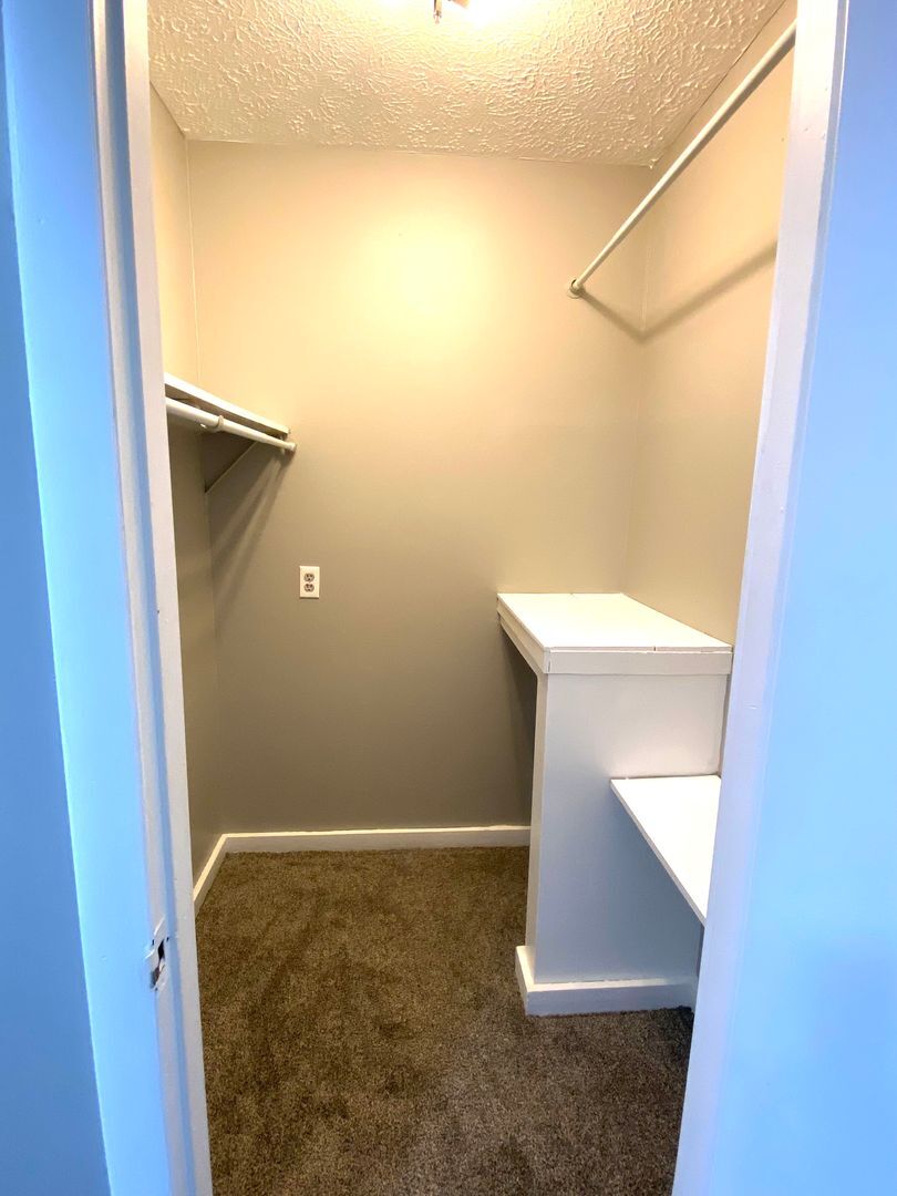 Building Photo - 110 1/2 Lee Street