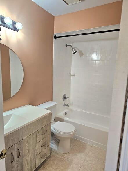 Building Photo - 37 Anderson Ct