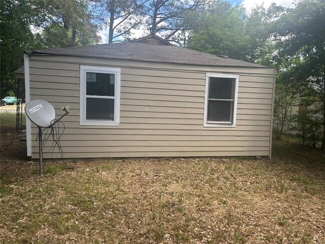 Building Photo - 3208 Caffey Dr