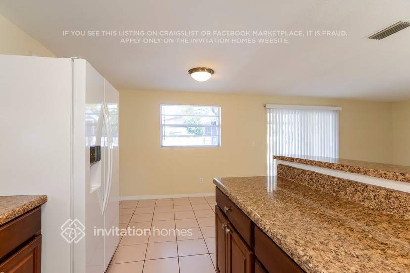 Building Photo - 6401 Bali Ct