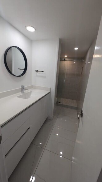 Building Photo - 10400 SW 108th Ave