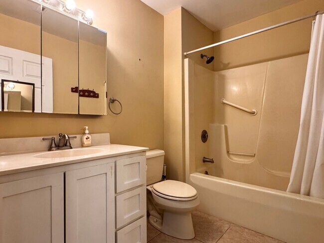 Building Photo - 1176 Rose Arbor Ct