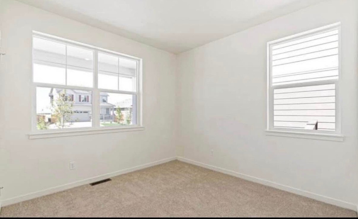 Building Photo - 9911 Cathay St