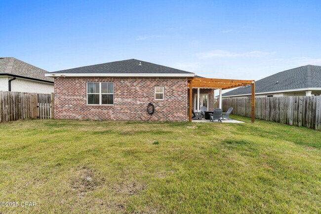 Building Photo - 4419 Conifer Ln