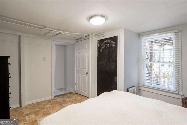 Building Photo - 861 Charles Allen Dr NE