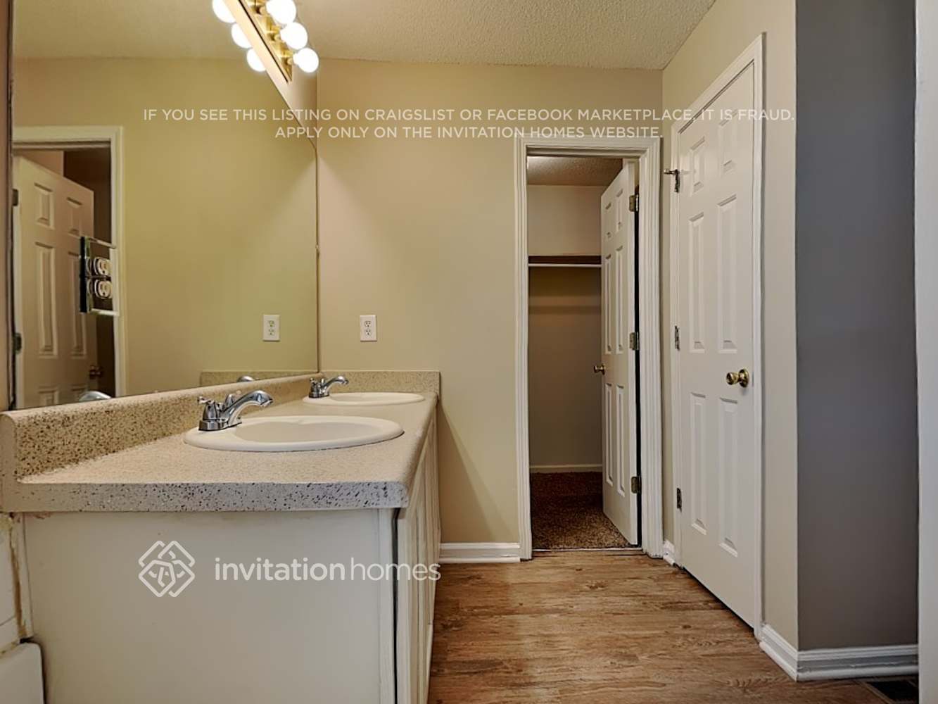 Building Photo - 3539 Riverview Club Dr