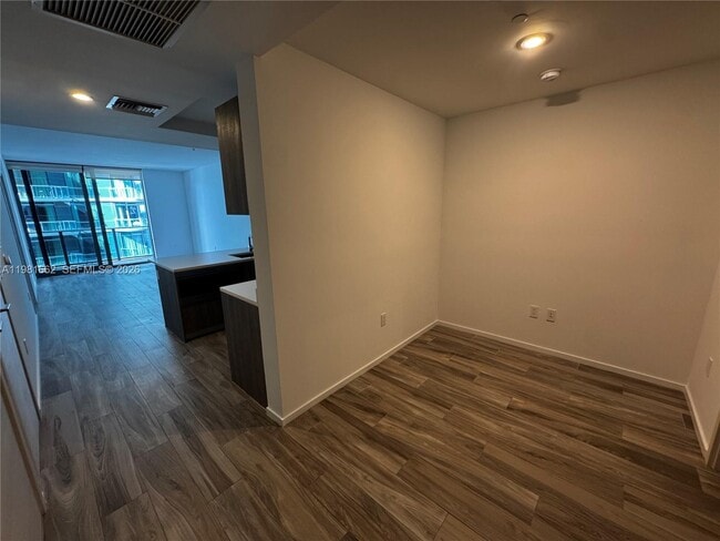 Building Photo - 801 S Miami Ave