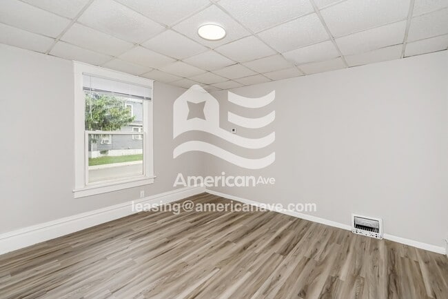 Building Photo - 1838 N California Ave