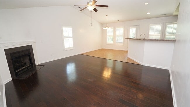 Building Photo - 106 Farmgate Dr