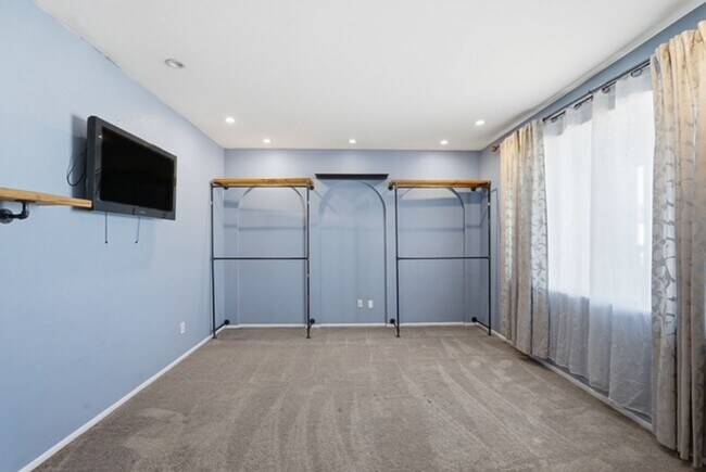 Building Photo - Mesa 4 Bed Single-Level Home • 2,044 Sq Ft • Oversized Yard • Stapley & McKellips