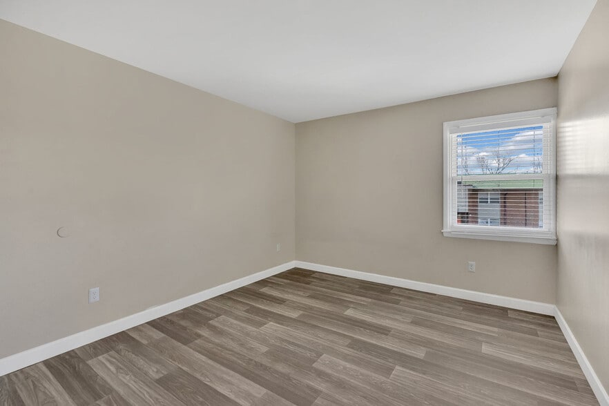 Interior Photo - Bristol Square