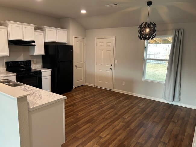 Building Photo - 1170 Rockwell Dr