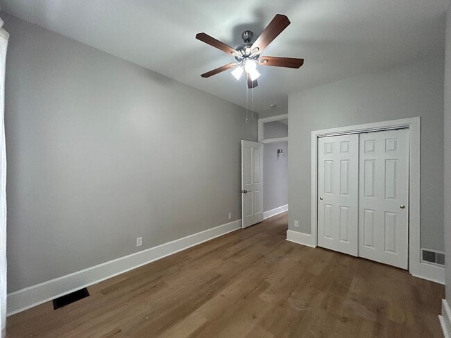 Building Photo - 422 Chestnut St