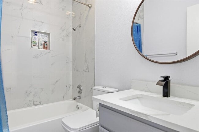 Building Photo - 7510 Lazy Creek Dr