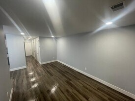 Building Photo - 2832 Saxton Rd