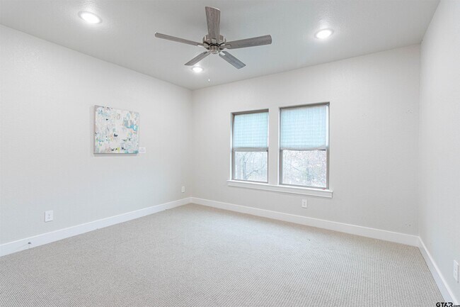 Building Photo - 4218 Hogan Dr