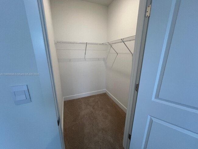 Building Photo - 136 SW 170th Ave