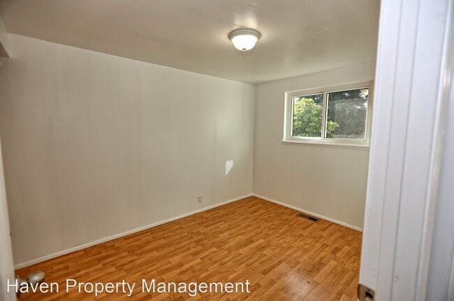 Building Photo - 2 br, 1 bath House - 11673 SE 163rd St