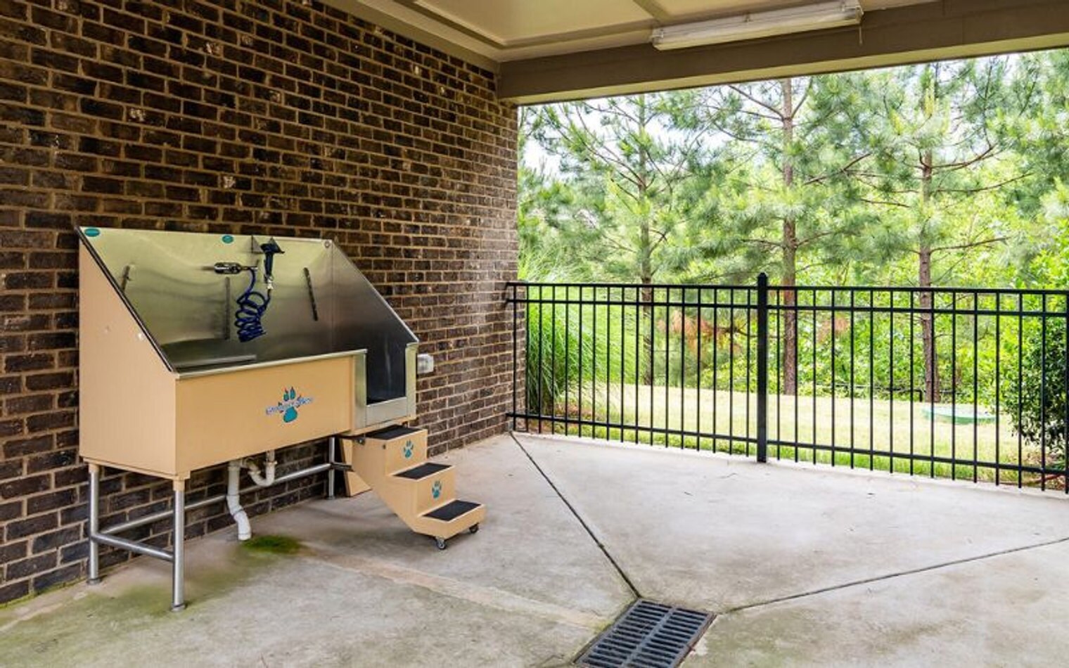 Building Photo - 900 Venue Wy