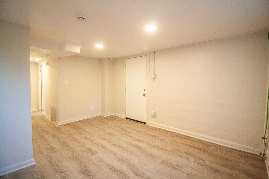 Building Photo - 2105 8th Ave