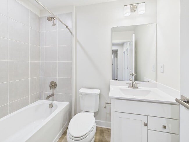 Building Photo - 8029 Lake Laurel Ln