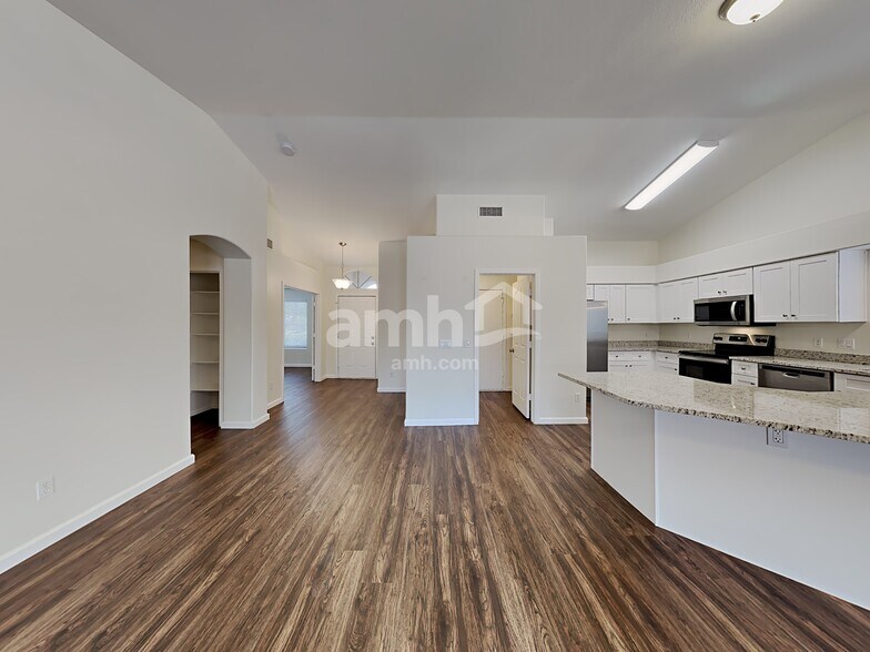 Building Photo - 13214 W Tara Ln